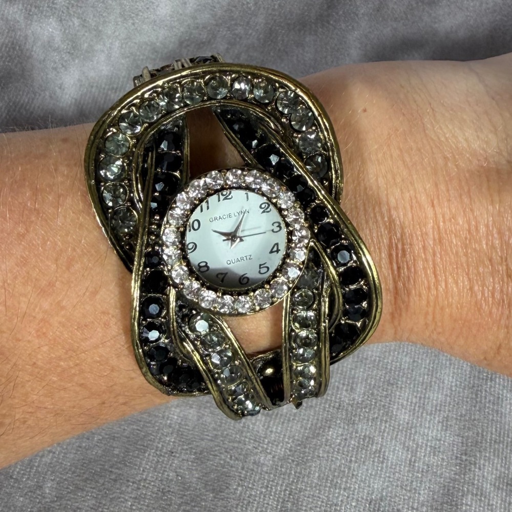 Vtg Gracie Lynn Quartz Cuff Watch Gold Tone Rhinestone Clamper Bracelet Y2K